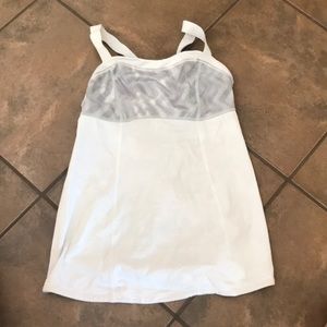 Grey Lululemon sporty top size 4-6!